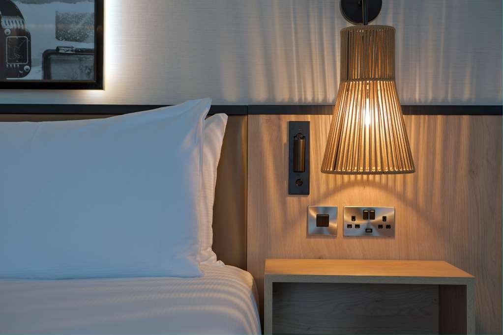 Doubletree By Hilton London Elstree Hotel Borehamwood Ruang foto