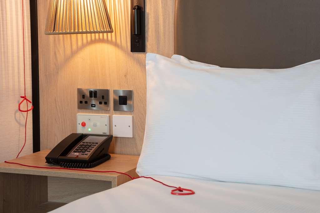 Doubletree By Hilton London Elstree Hotel Borehamwood Ruang foto