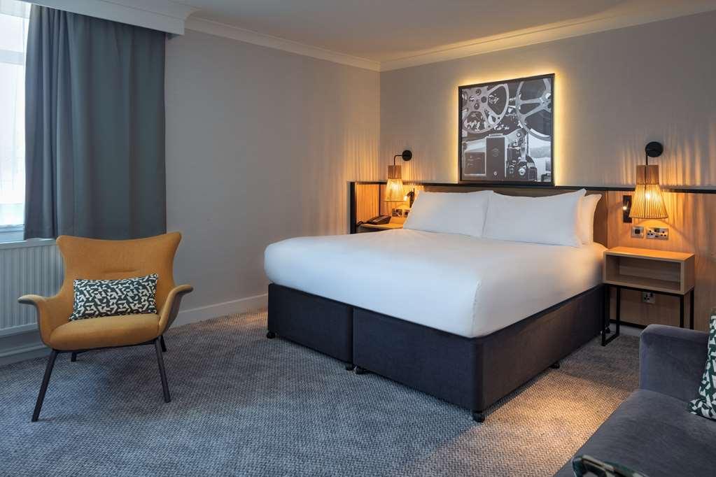 Doubletree By Hilton London Elstree Hotel Borehamwood Ruang foto