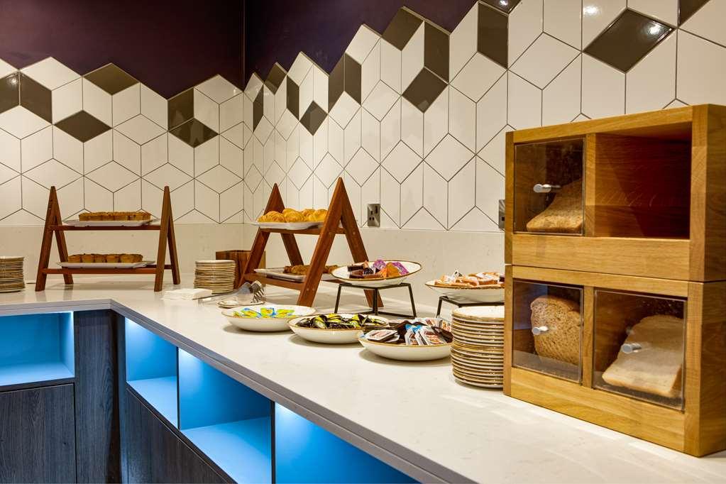 Doubletree By Hilton London Elstree Hotel Borehamwood Bagian luar foto
