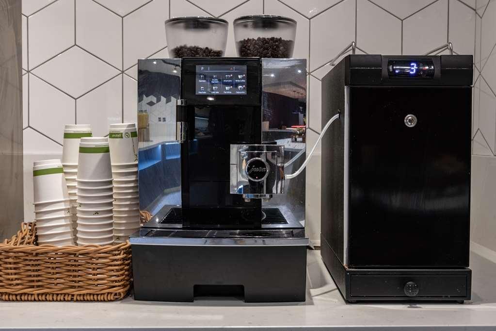 Doubletree By Hilton London Elstree Hotel Borehamwood Bagian luar foto