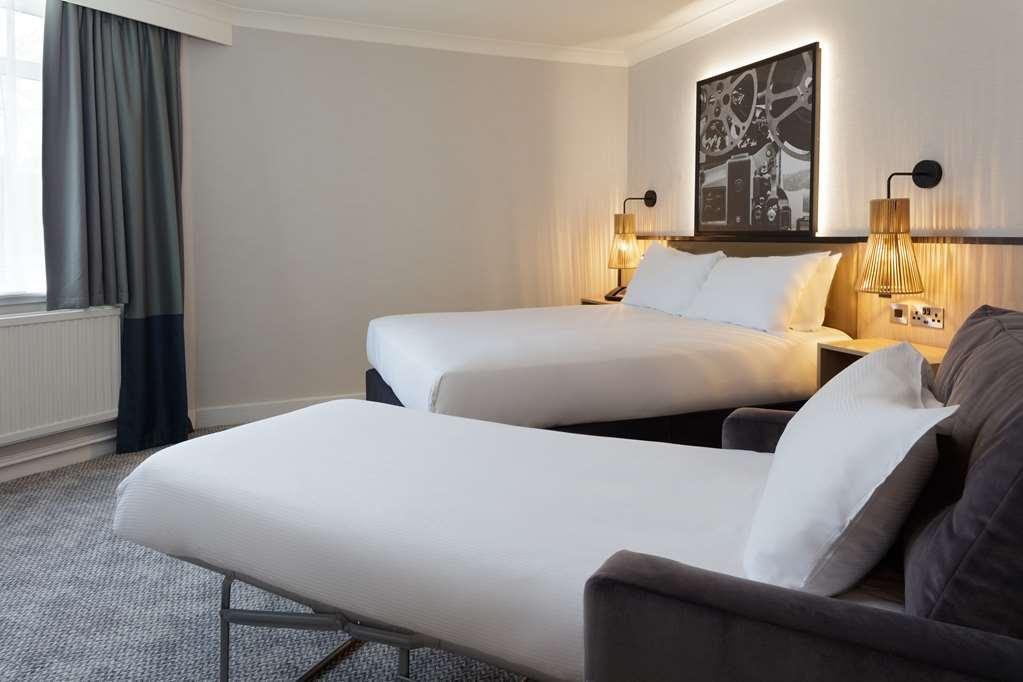 Doubletree By Hilton London Elstree Hotel Borehamwood Ruang foto