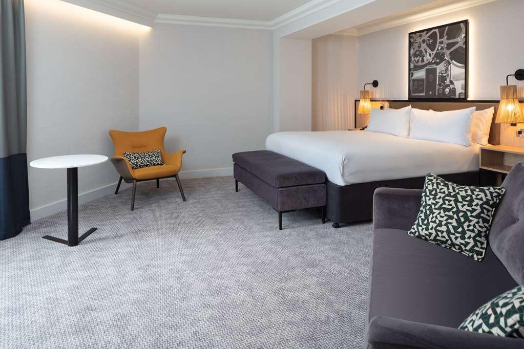 Doubletree By Hilton London Elstree Hotel Borehamwood Ruang foto