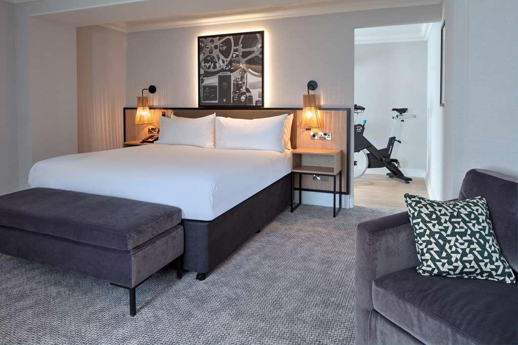 Doubletree By Hilton London Elstree Hotel Borehamwood Ruang foto