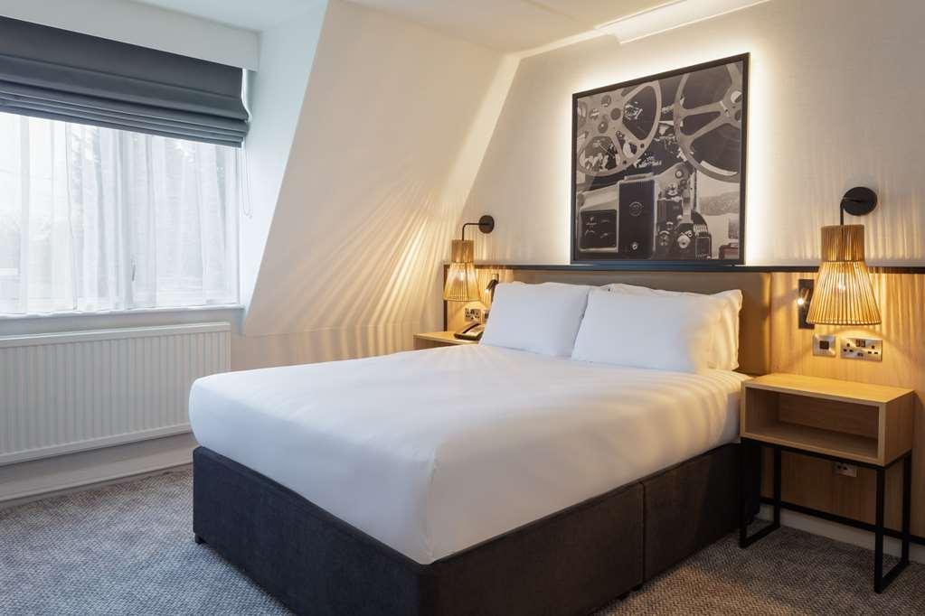 Doubletree By Hilton London Elstree Hotel Borehamwood Ruang foto